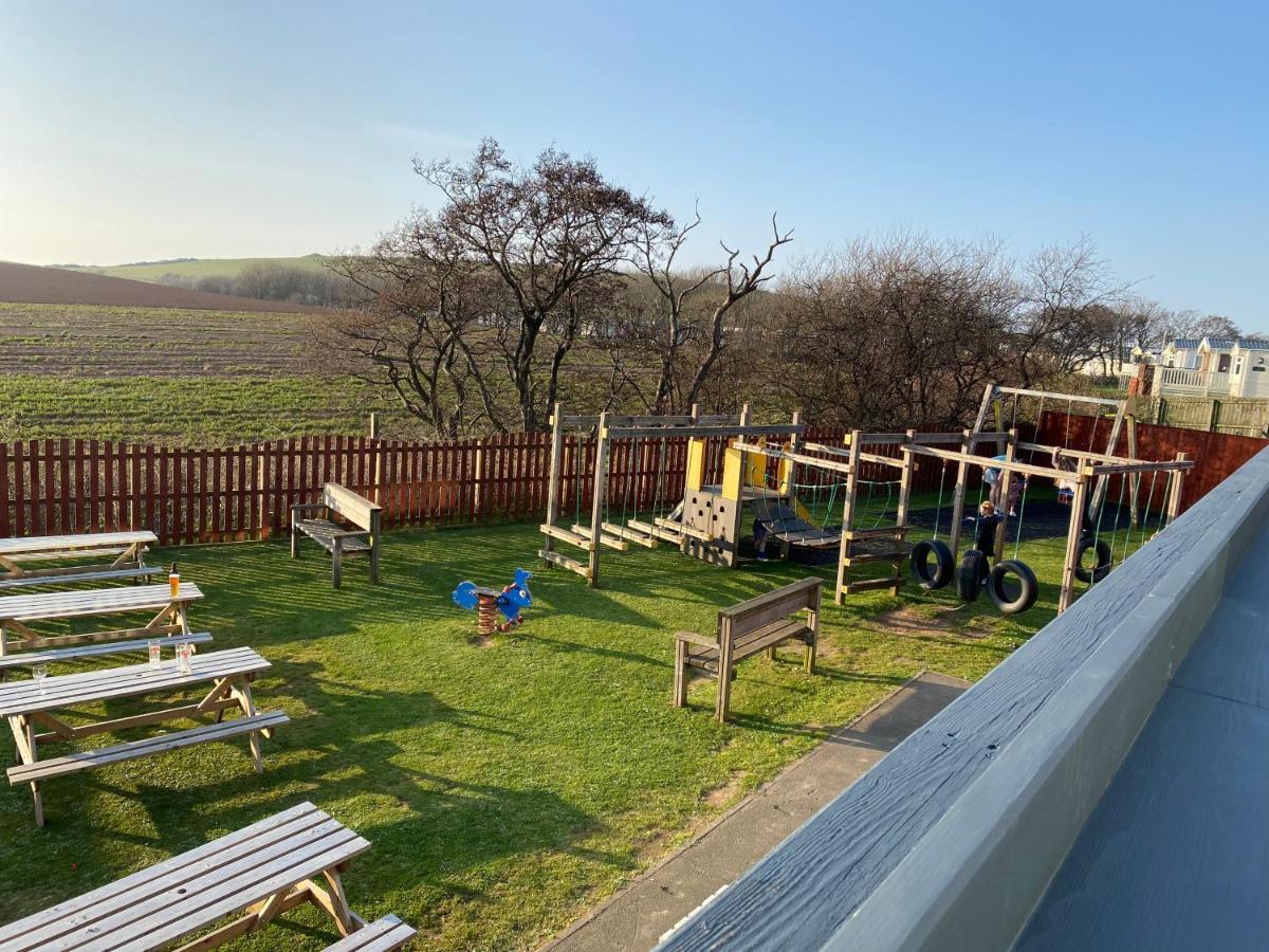 Violeta Turnberry Caravan Exterior photo